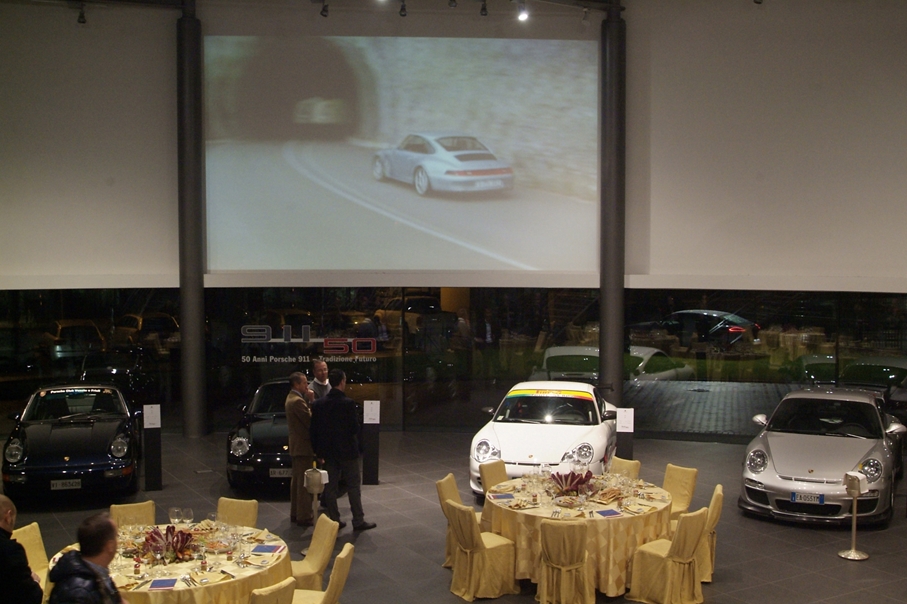 Conviviale 50 anni della Porsche 911 al Centro Porsche Vicenza